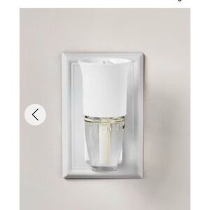 White Barn Flare Plug-In Wall Scent Warmer